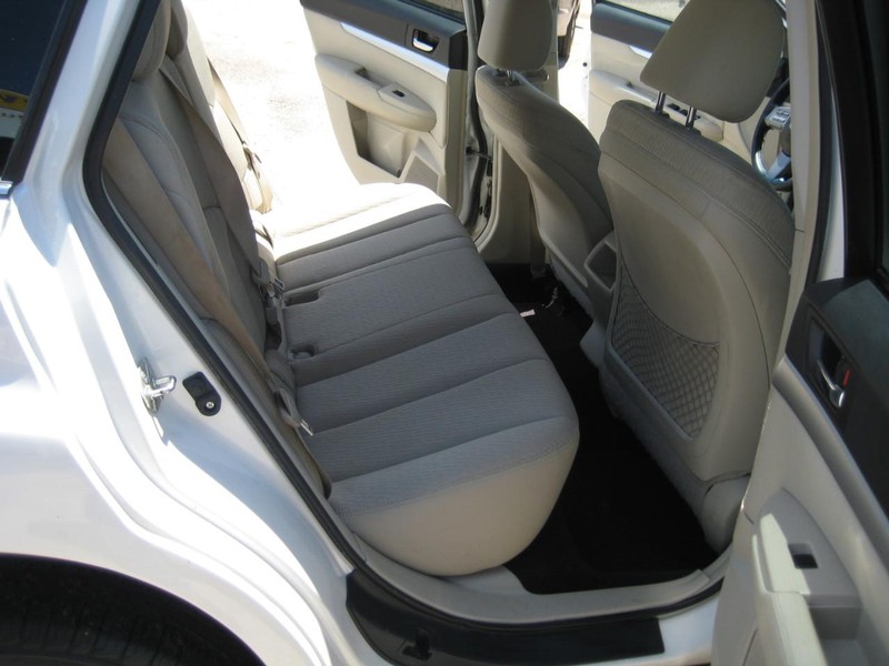 Subaru Outback Vehicle Image 12