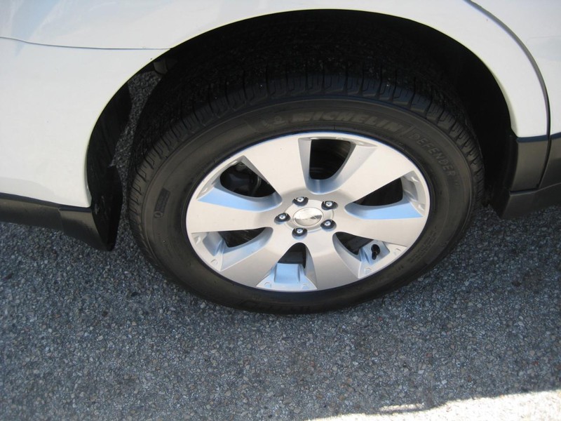 Subaru Outback Vehicle Image 16