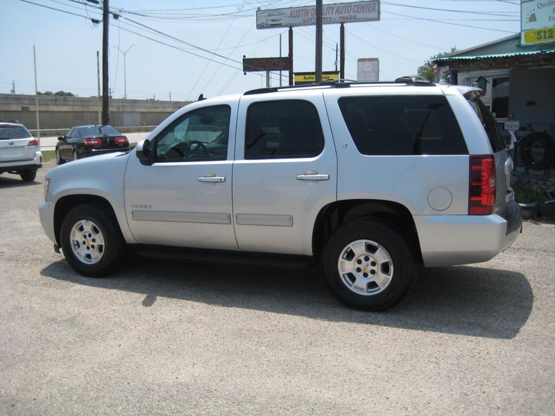 Chevrolet Tahoe Vehicle Image 03