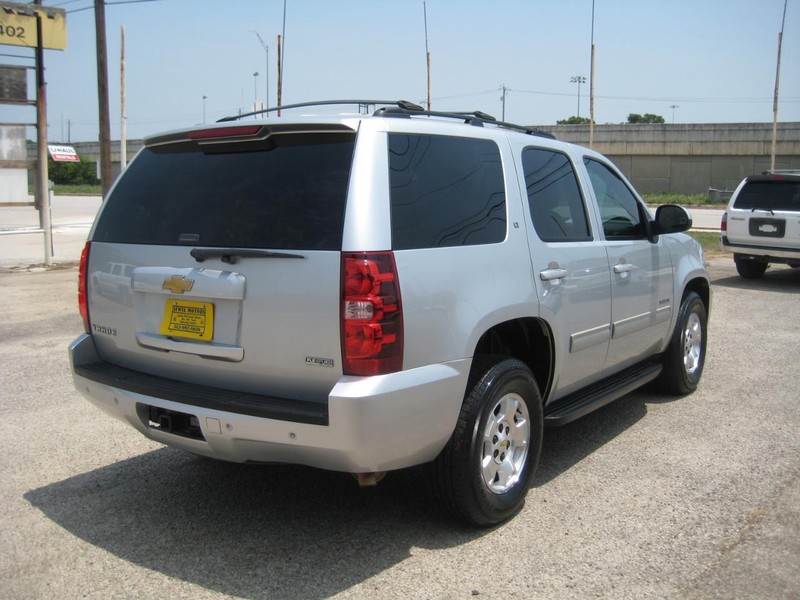 Chevrolet Tahoe Vehicle Image 05