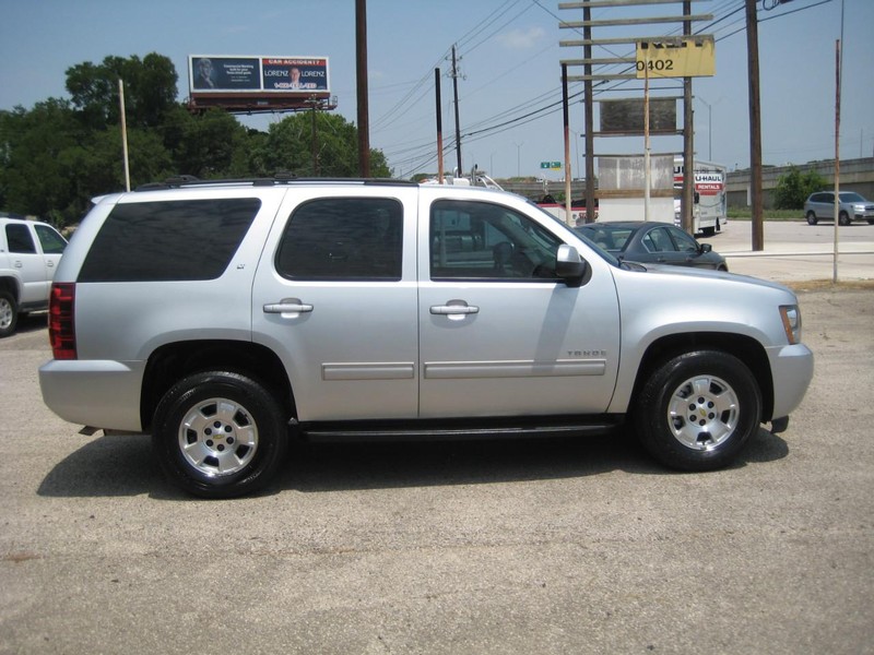 Chevrolet Tahoe Vehicle Image 06