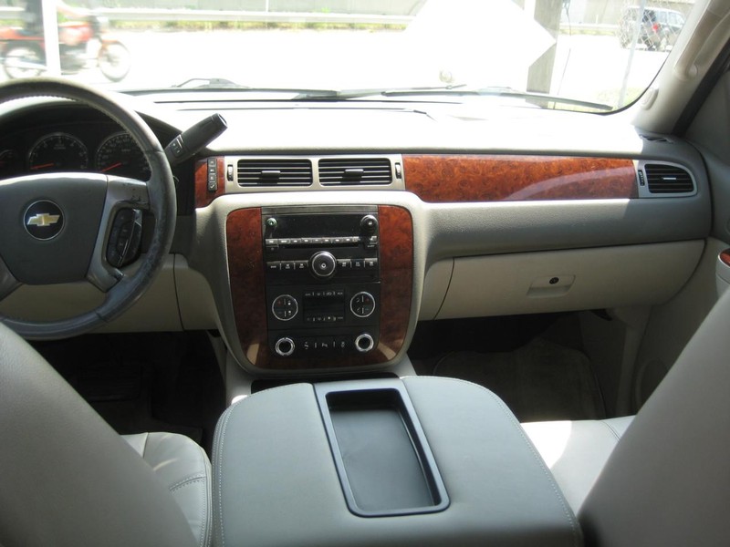 Chevrolet Tahoe Vehicle Image 24
