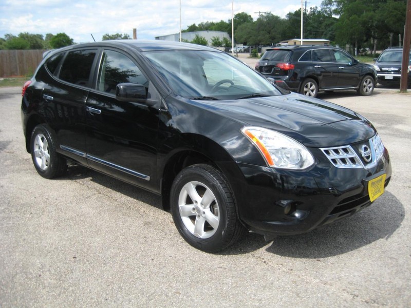 Nissan Rogue Vehicle Image 08