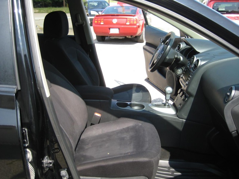 Nissan Rogue Vehicle Image 20