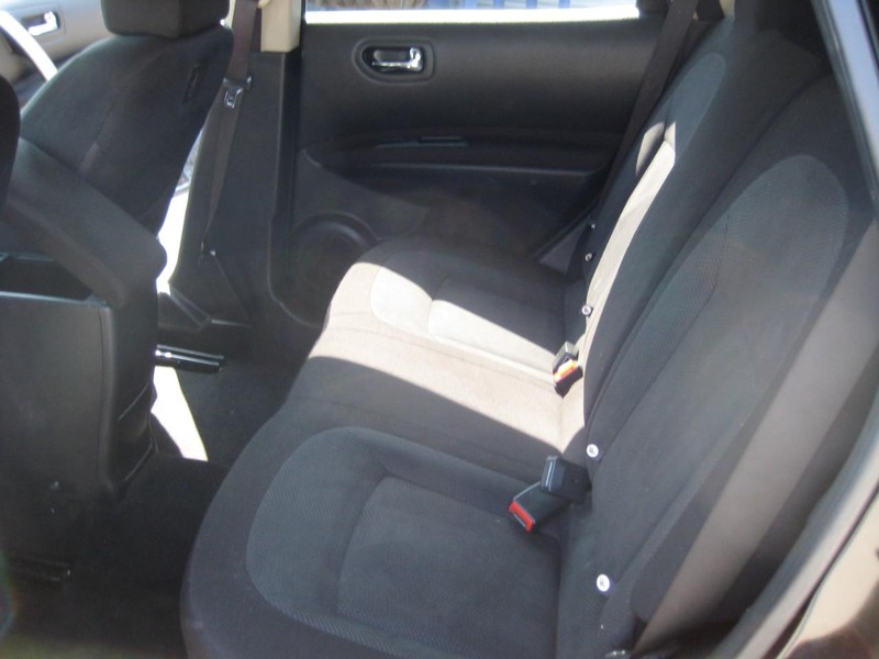 Nissan Rogue Vehicle Image 22