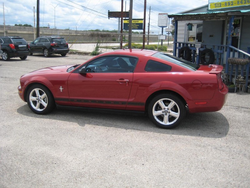Ford Mustang Vehicle Image 02