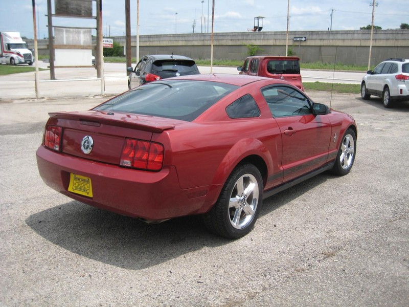 Ford Mustang Vehicle Image 04