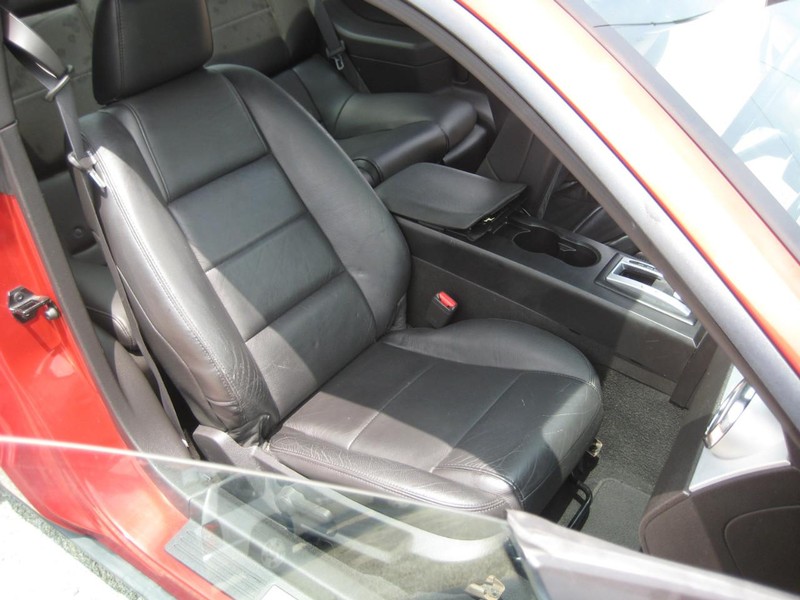 Ford Mustang Vehicle Image 16