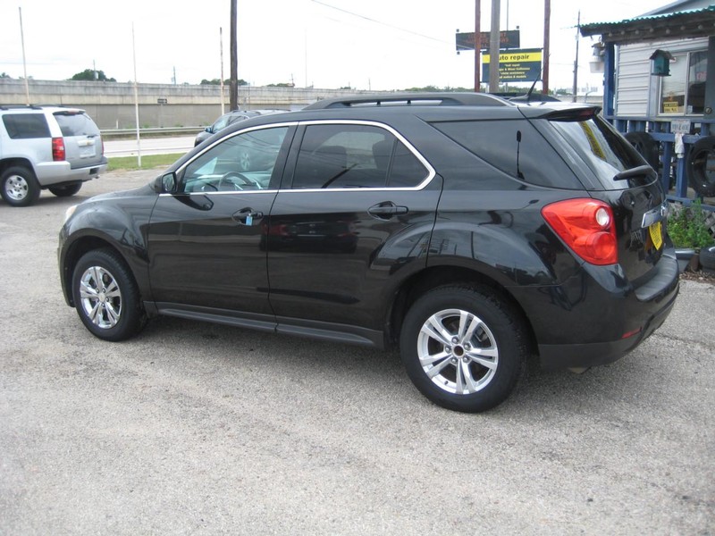 Chevrolet Equinox Vehicle Image 02