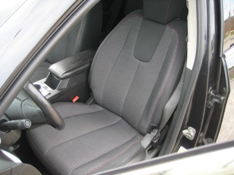 Chevrolet Equinox Vehicle Image 14