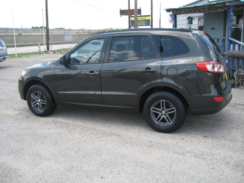 Hyundai Santa Fe Vehicle Image 03