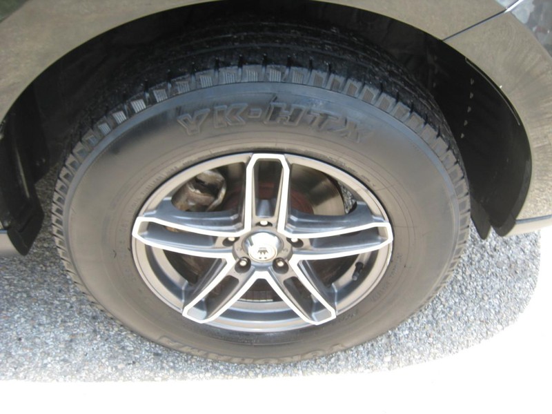 Hyundai Santa Fe Vehicle Image 09