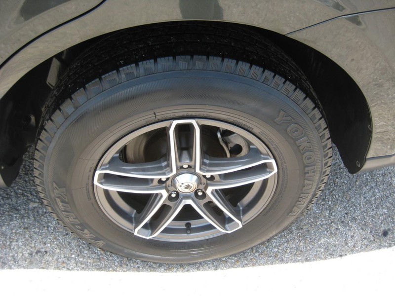 Hyundai Santa Fe Vehicle Image 11