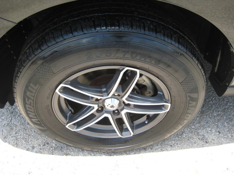 Hyundai Santa Fe Vehicle Image 12