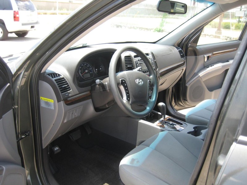 Hyundai Santa Fe Vehicle Image 13