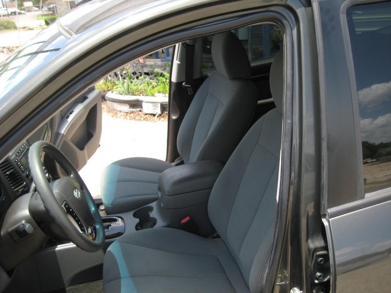 Hyundai Santa Fe Vehicle Image 15