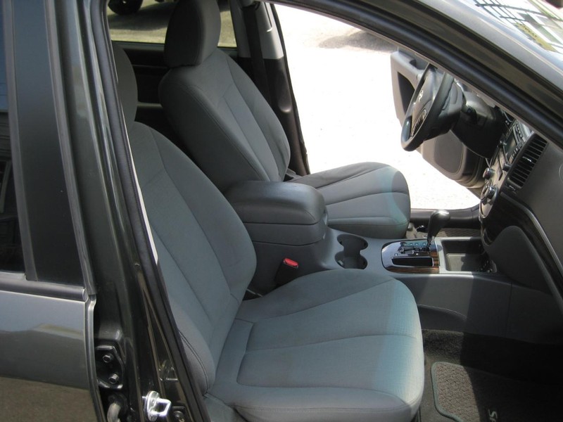 Hyundai Santa Fe Vehicle Image 18