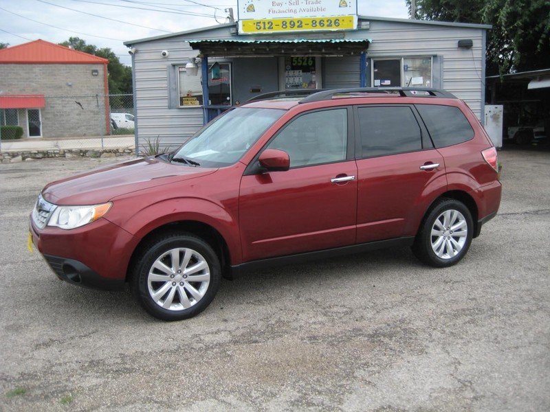 Subaru Forester Vehicle Image 02