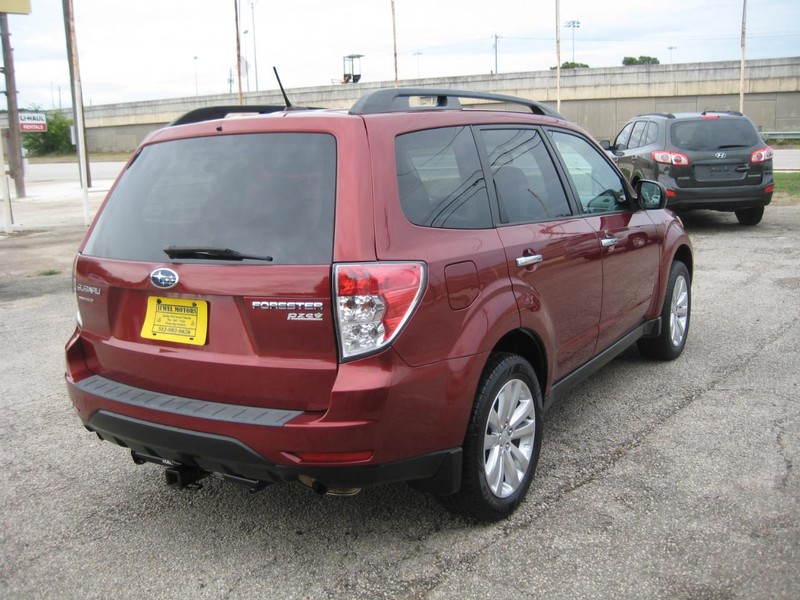 Subaru Forester Vehicle Image 05