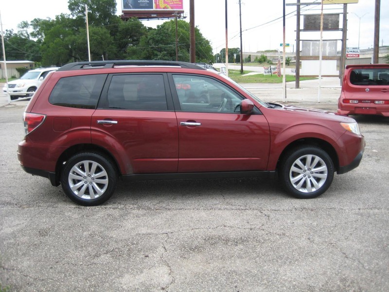 Subaru Forester Vehicle Image 06