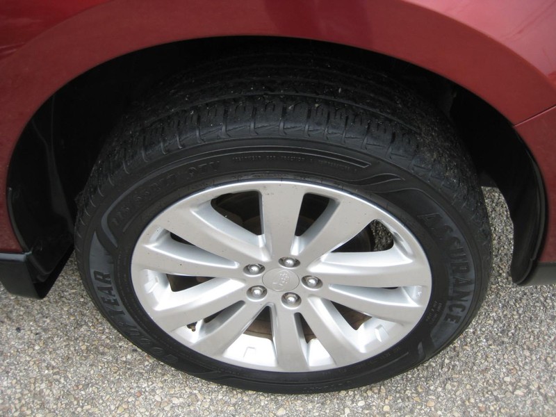 Subaru Forester Vehicle Image 09