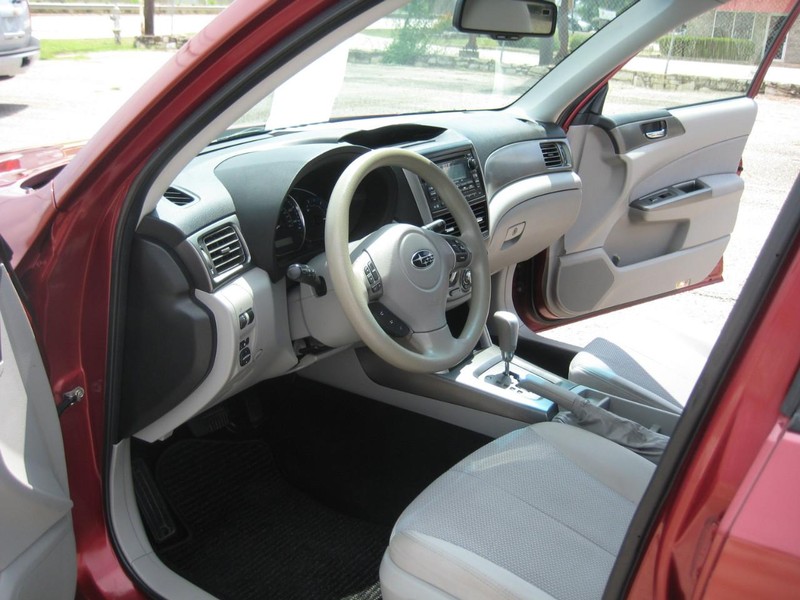 Subaru Forester Vehicle Image 16
