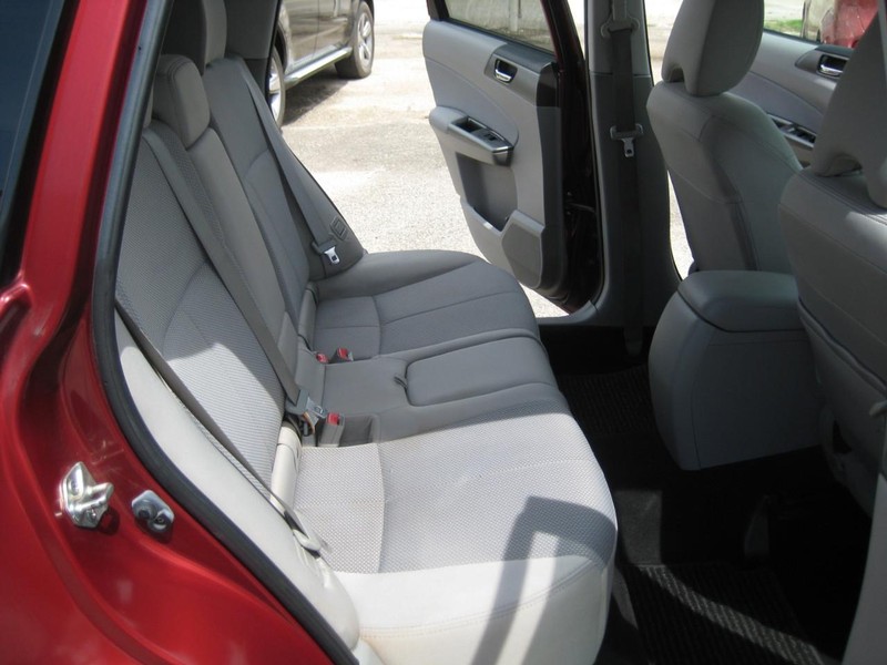 Subaru Forester Vehicle Image 23