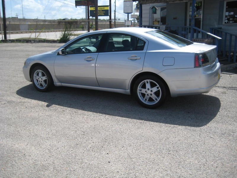 Mitsubishi Galant Vehicle Image 03