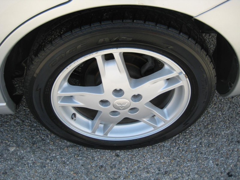 Mitsubishi Galant Vehicle Image 11