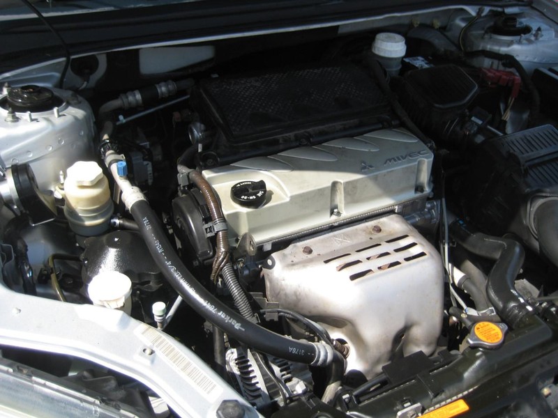Mitsubishi Galant Vehicle Image 13