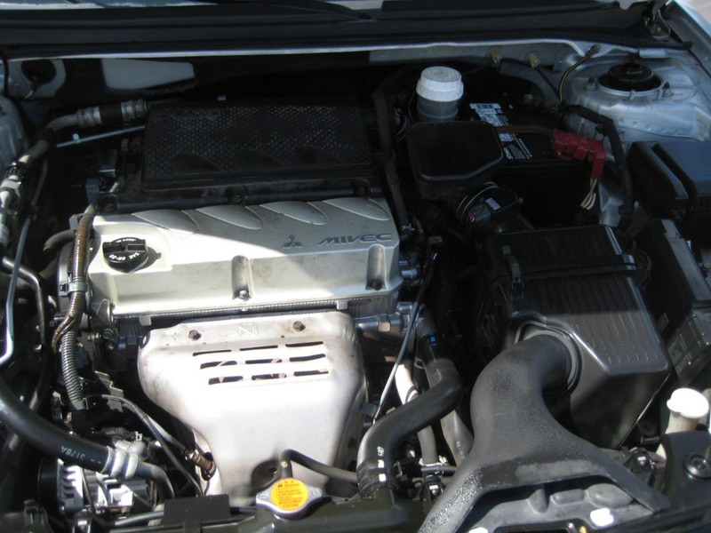 Mitsubishi Galant Vehicle Image 14
