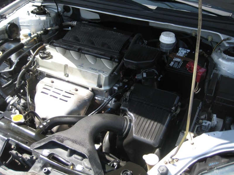 Mitsubishi Galant Vehicle Image 15
