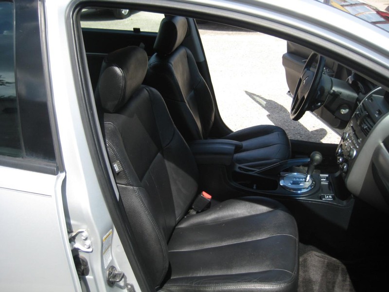 Mitsubishi Galant Vehicle Image 21