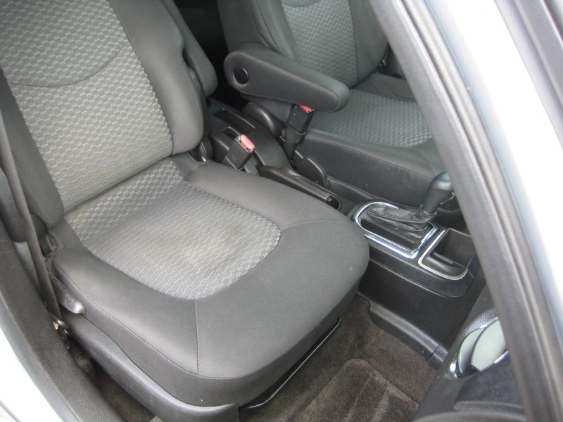 Chevrolet HHR Vehicle Image 12