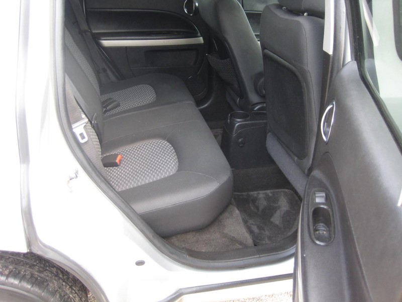 Chevrolet HHR Vehicle Image 13
