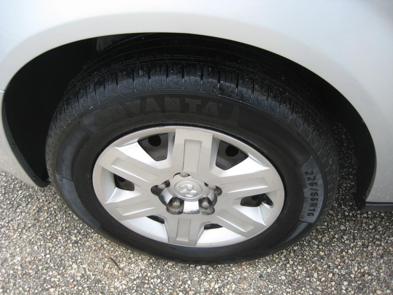 Dodge Grand Caravan Vehicle Image 12