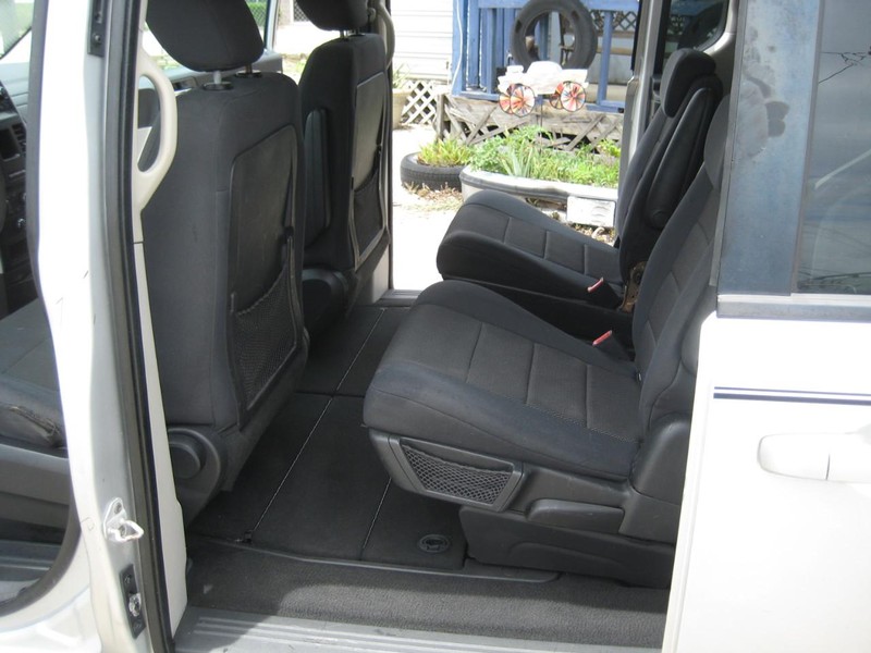 Dodge Grand Caravan Vehicle Image 23