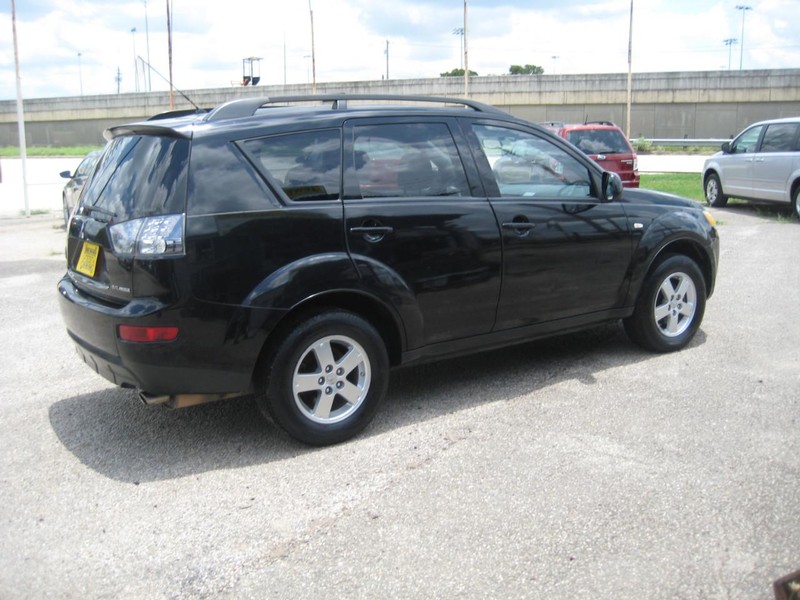 Mitsubishi Outlander Vehicle Image 06