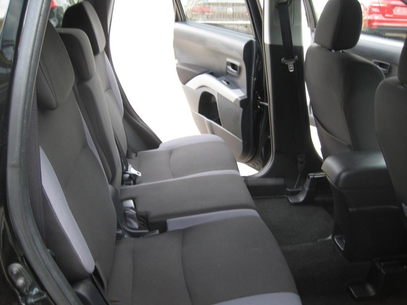 Mitsubishi Outlander Vehicle Image 23
