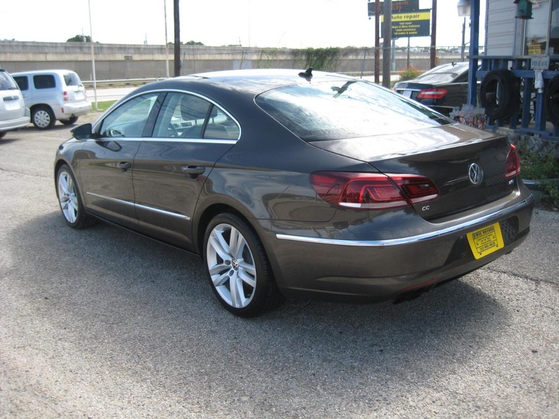 Volkswagen CC Vehicle Image 04