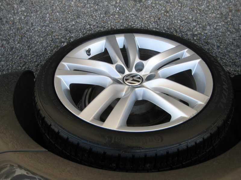 Volkswagen CC Vehicle Image 11