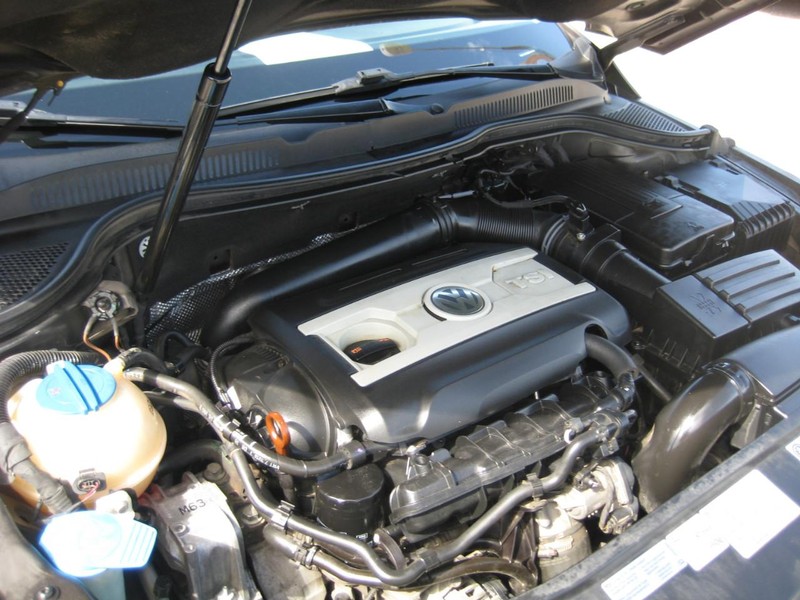 Volkswagen CC Vehicle Image 13