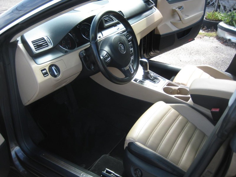Volkswagen CC Vehicle Image 16