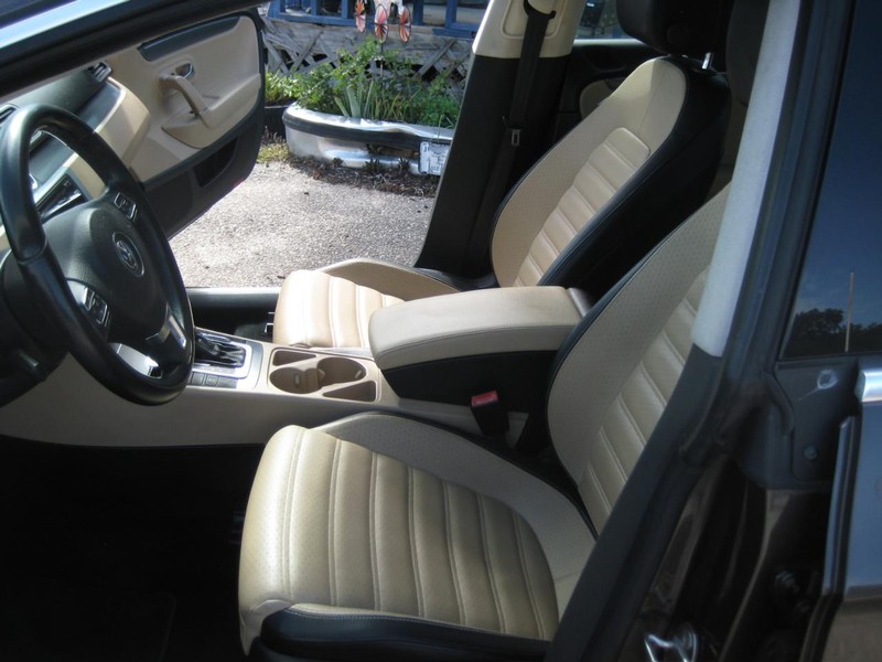 Volkswagen CC Vehicle Image 17