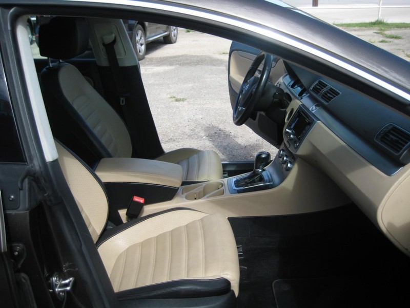 Volkswagen CC Vehicle Image 20