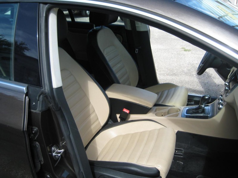 Volkswagen CC Vehicle Image 21