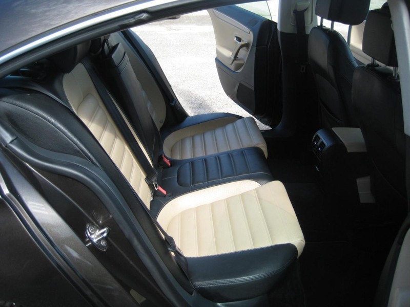 Volkswagen CC Vehicle Image 23