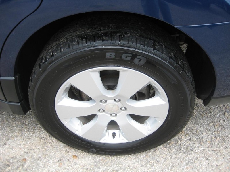 Subaru Outback Vehicle Image 11