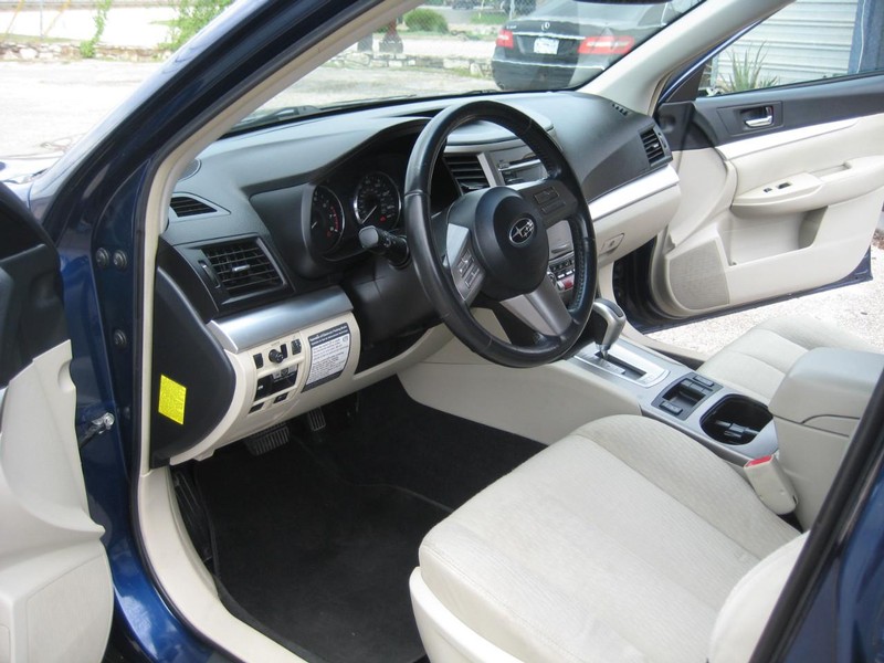 Subaru Outback Vehicle Image 16