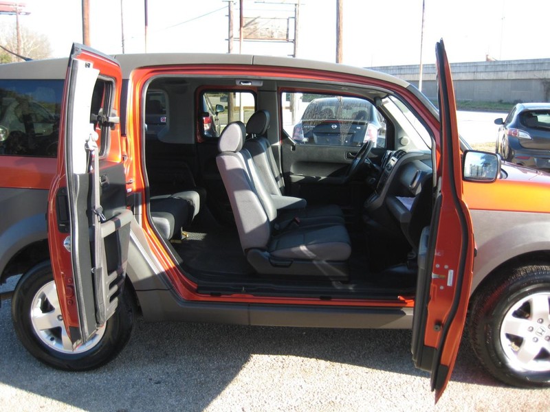 Honda Element Vehicle Image 13